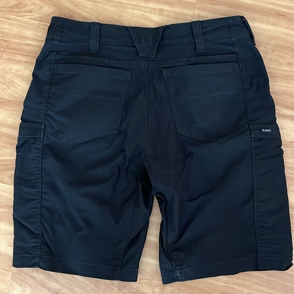 5.11 men’s short - Picture 2 of 3